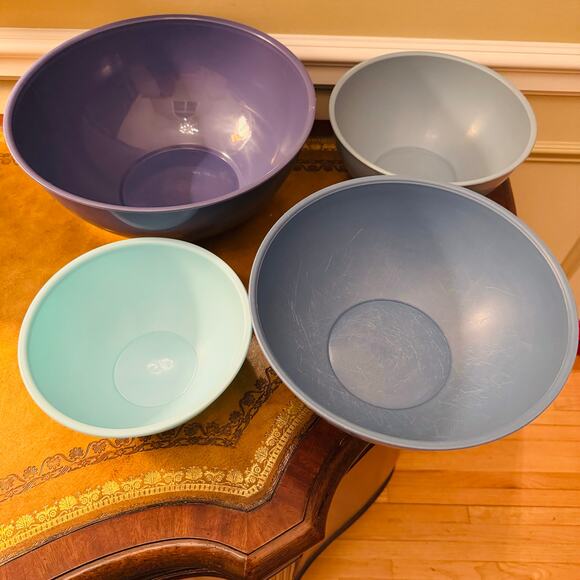 Cook with Color Space Efficient BPA Free Nesting Mixing Bowls Set of 4 - Picture 2 of 6